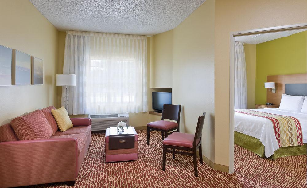 Towneplace By Marriott Dallas Hotel